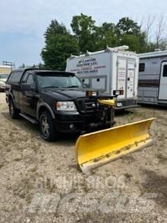 Ford F 150 皮卡.傳統半斗卡車/側卸板