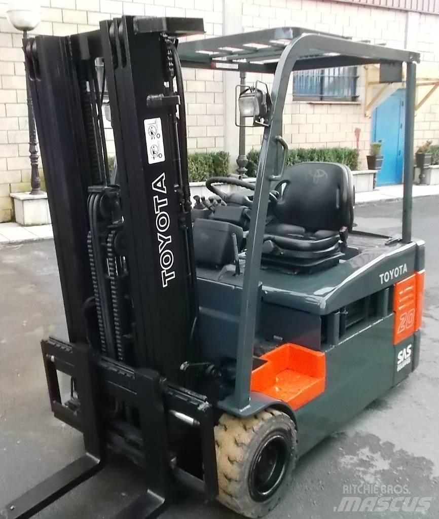 Toyota 7 FBEF 20 電動堆高機