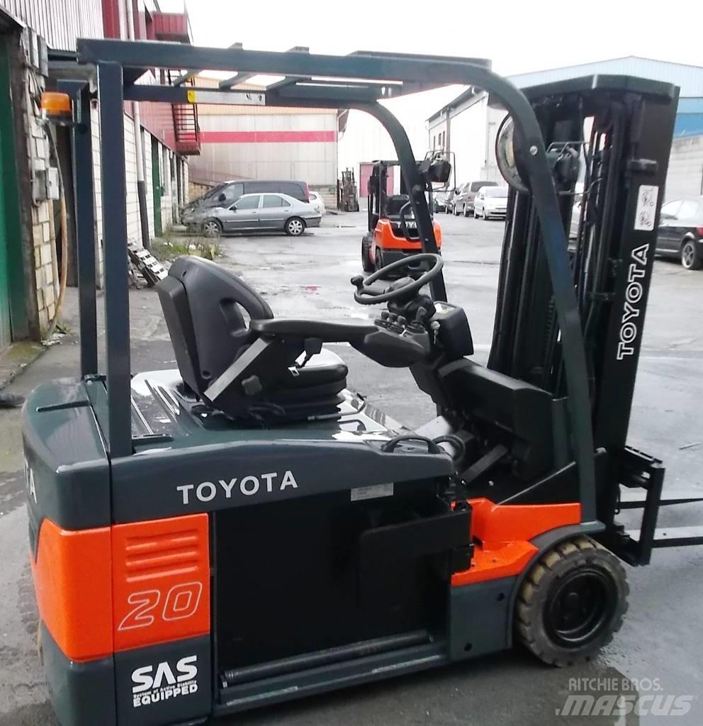 Toyota 7 FBEF 20 電動堆高機