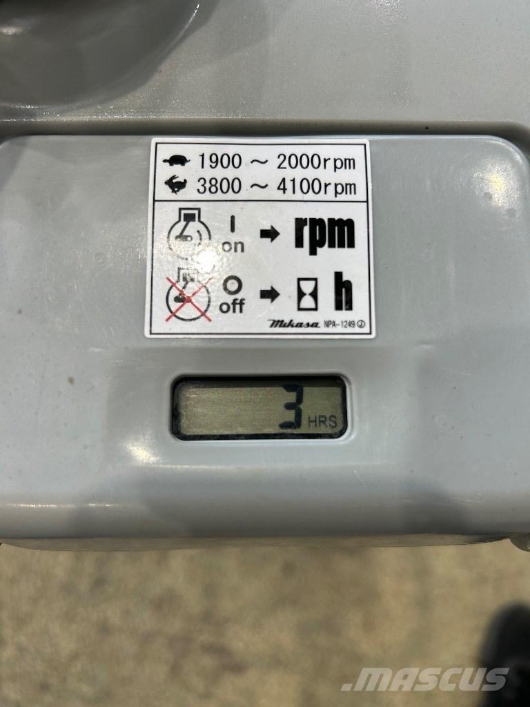 Mikasa MTX 50 砸道機/夯實機