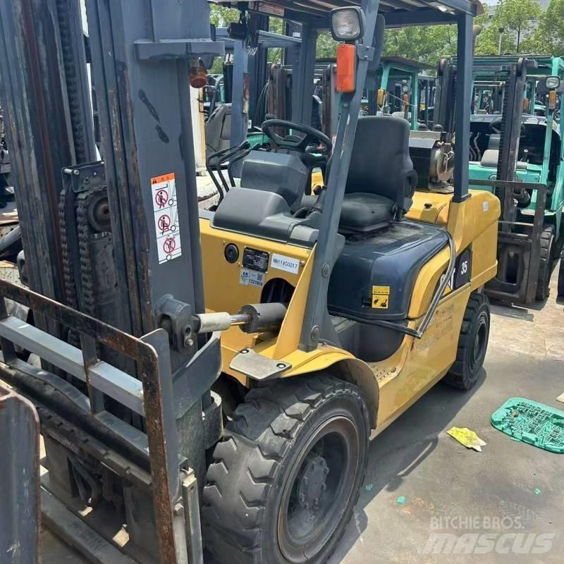 CAT 35 柴油卡車