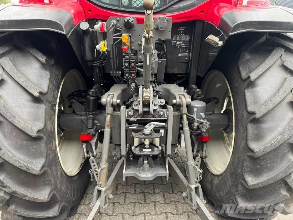 Valtra G105 H 曳引機