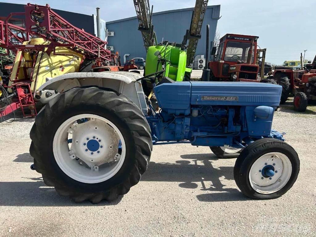 Universal 640 曳引機
