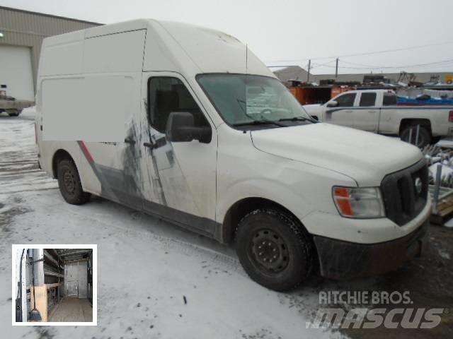 Nissan NV2500HD 貨箱式卡車