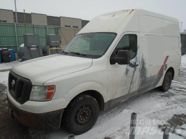 Nissan NV2500HD 貨箱式卡車