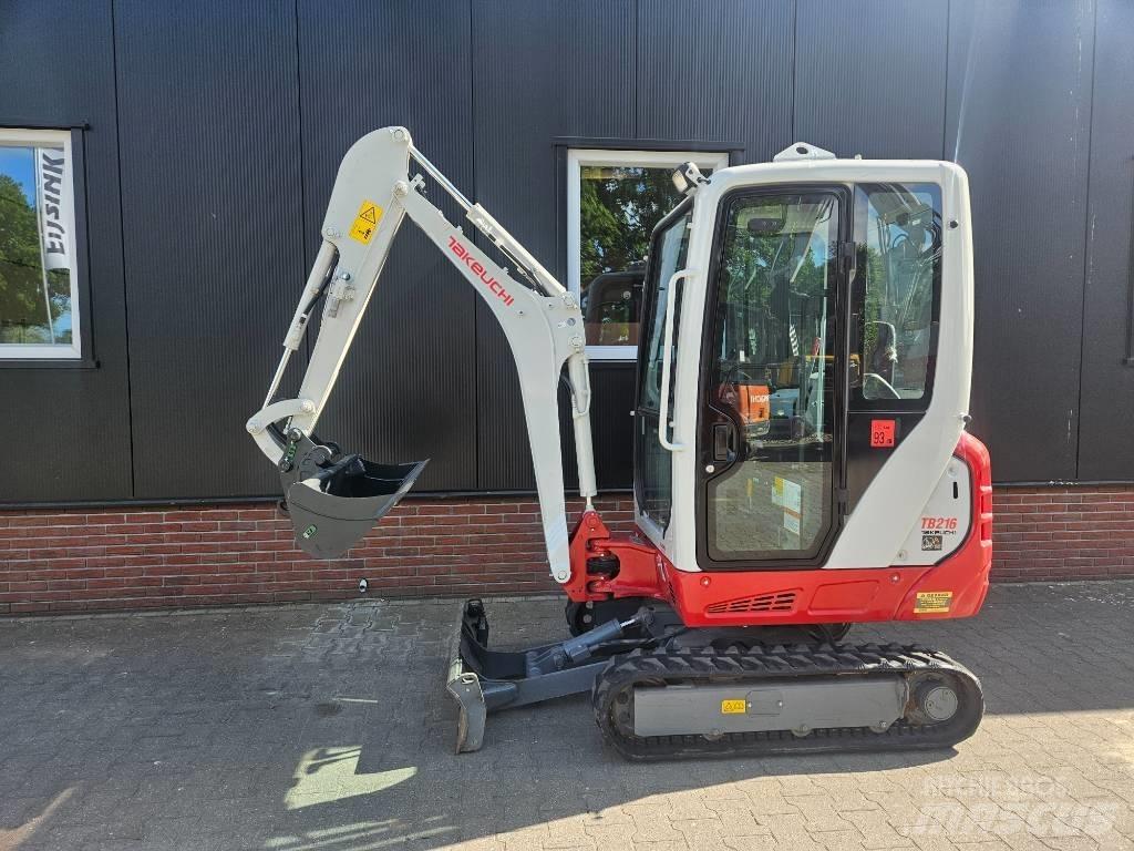 Takeuchi TB 216 小型挖土機/掘鑿機<7t(小型挖掘機)