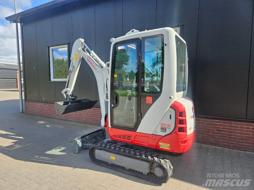 Takeuchi TB 216 小型挖土機/掘鑿機<7t(小型挖掘機)