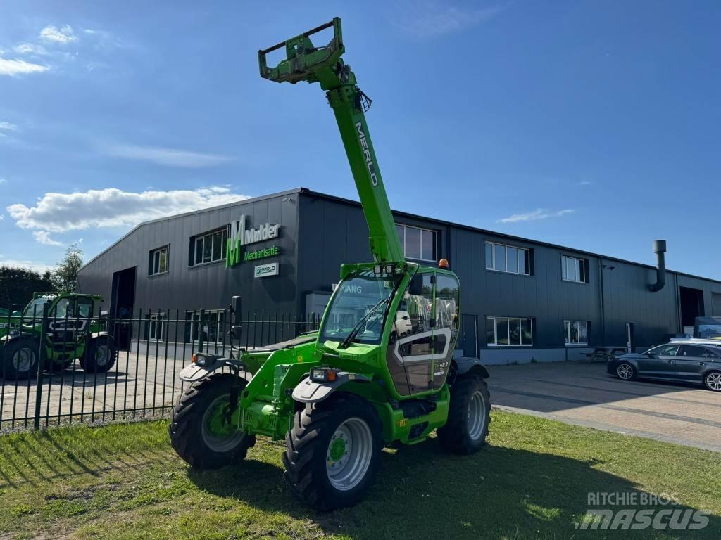 Merlo TF42.7CS 農業用伸縮臂裝載機