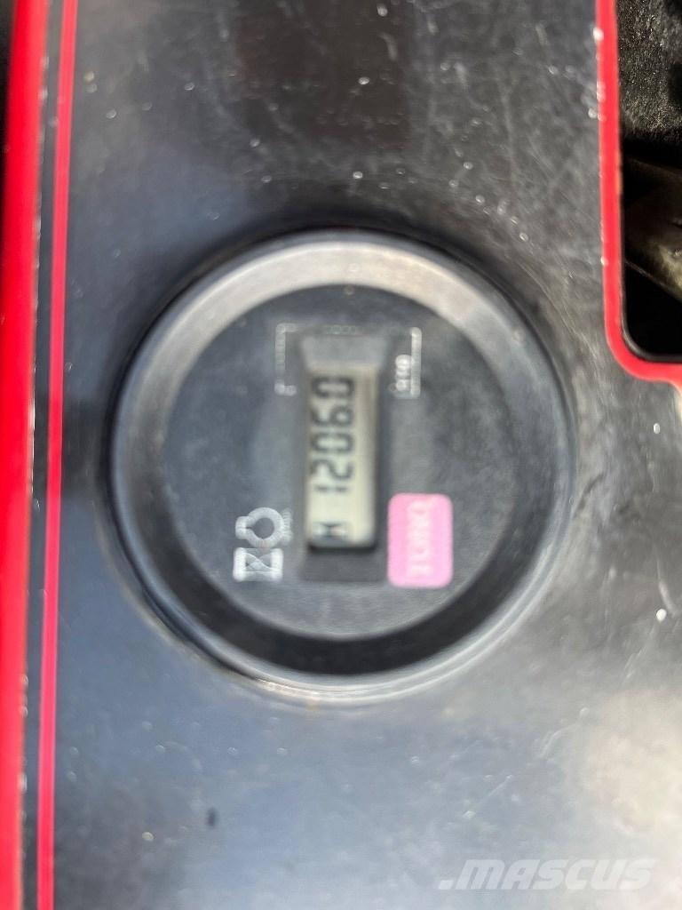 Toro Procore 648 通風機和垂直割草機