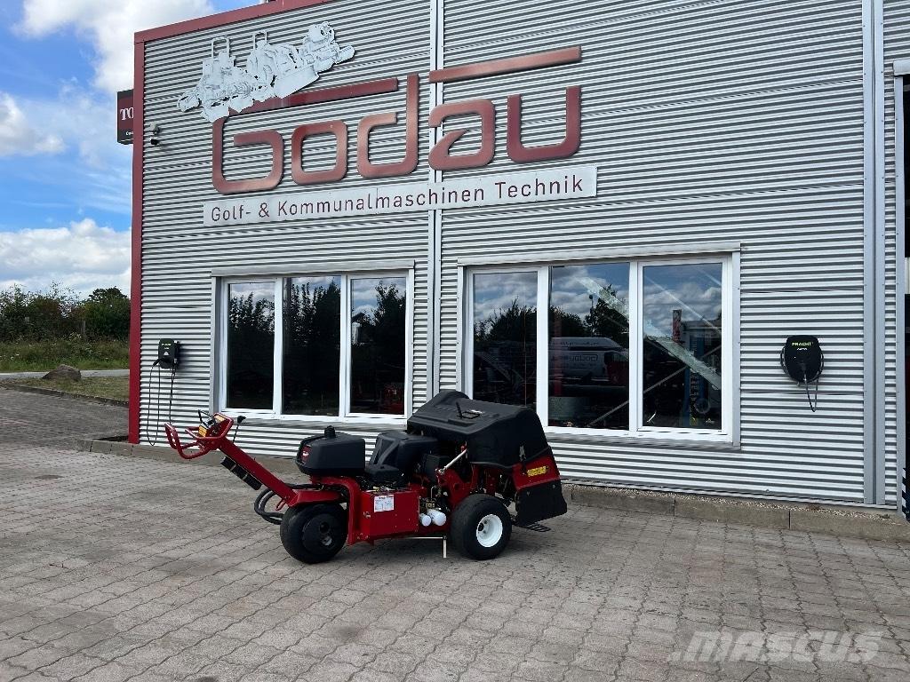 Toro Procore 648 通風機和垂直割草機