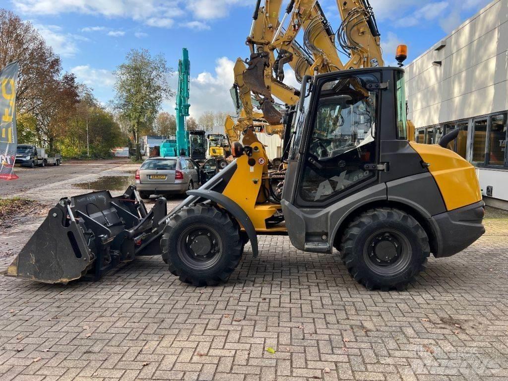 Mecalac AX850 輪胎式裝載機