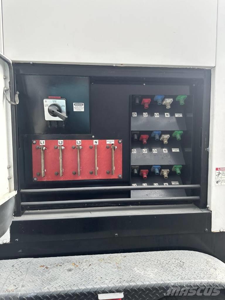Cummins C300D6R 柴油發電機