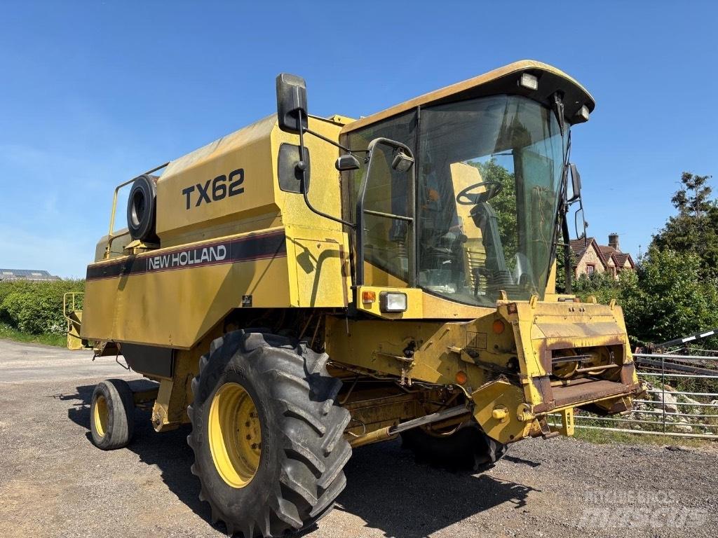 New Holland TX 62 聯合收穫機