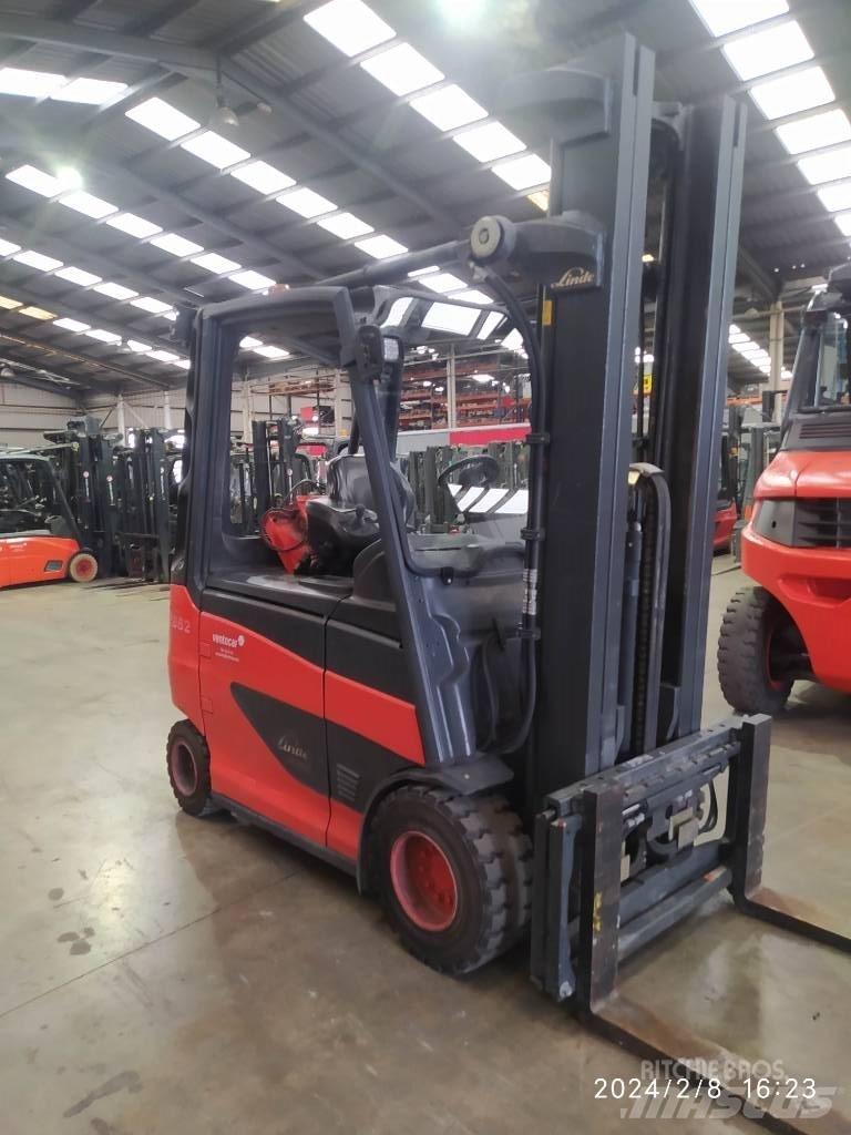 Linde E30/600 電動堆高機