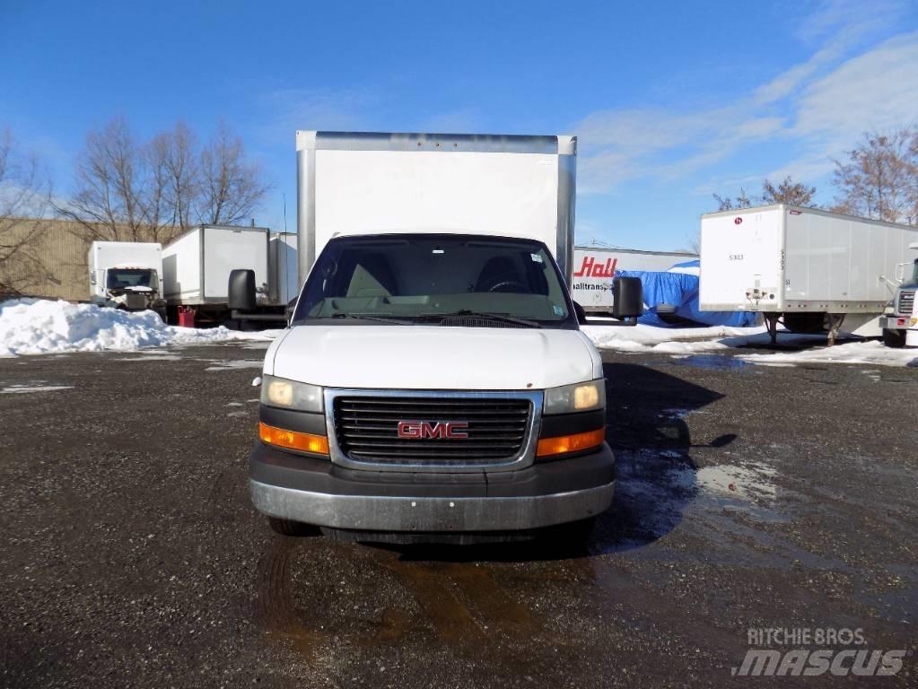GMC Savana 貨箱式卡車