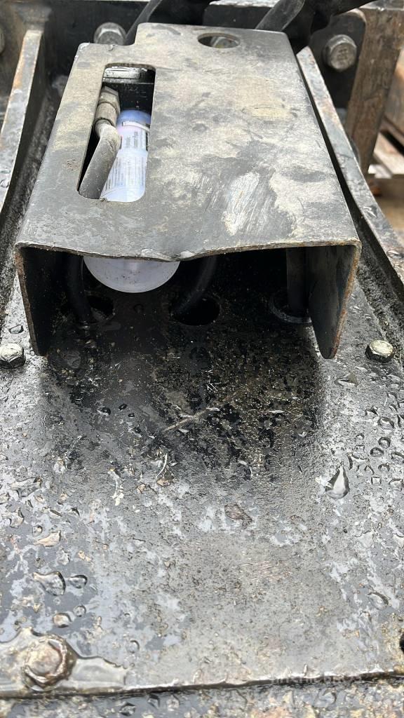 CAT H 115 鐵鎚/碎石機