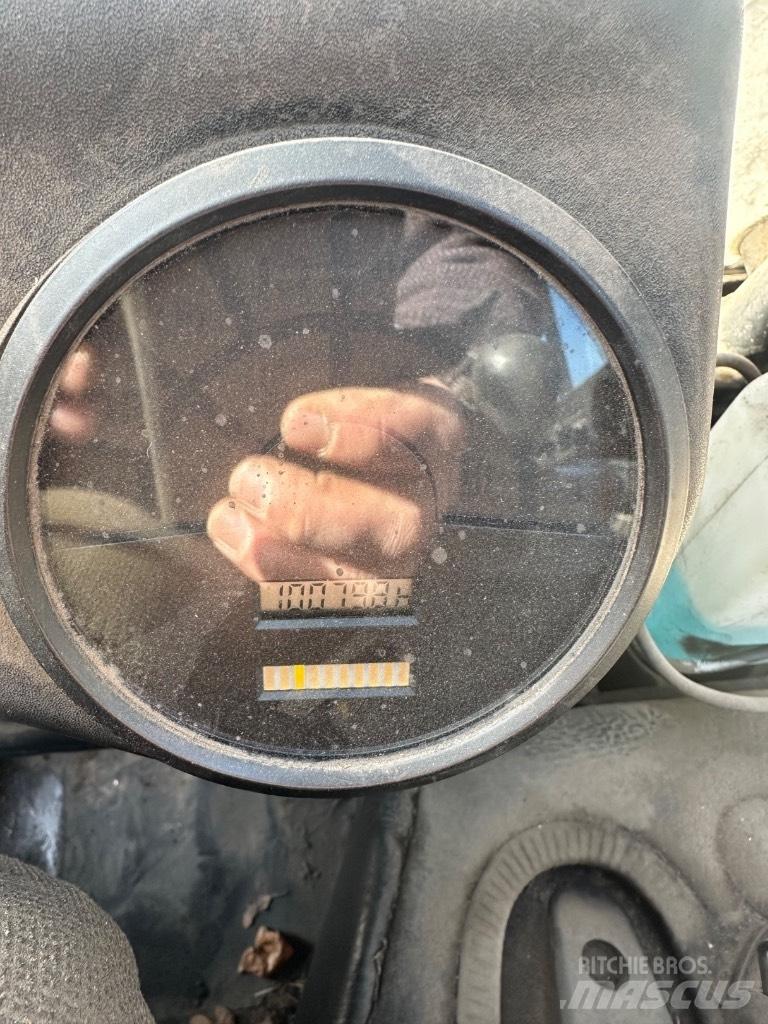Linde E18 電動堆高機