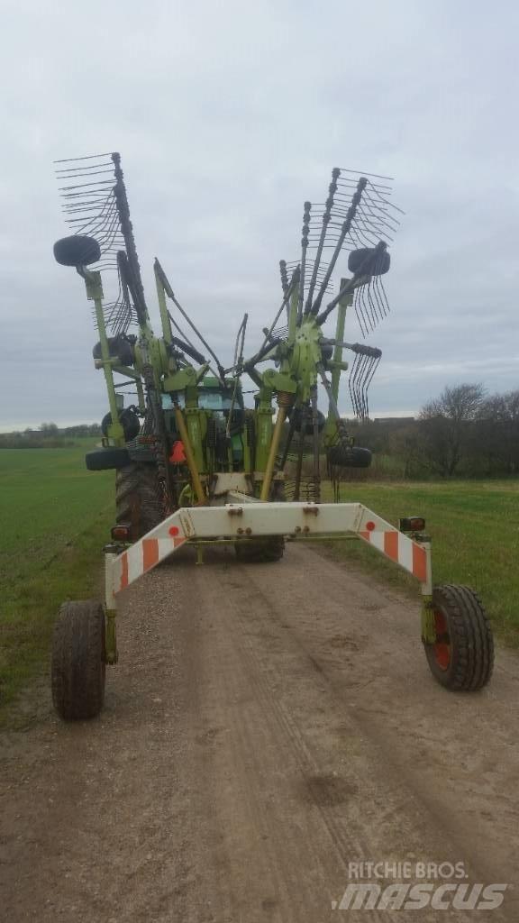 CLAAS 880 LINER 耙與翻草機