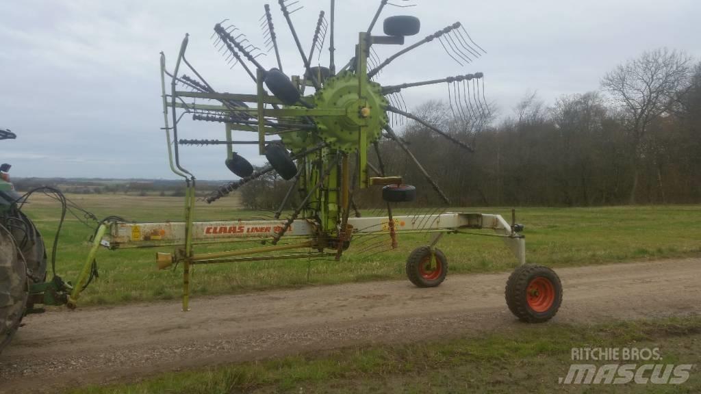 CLAAS 880 LINER 耙與翻草機