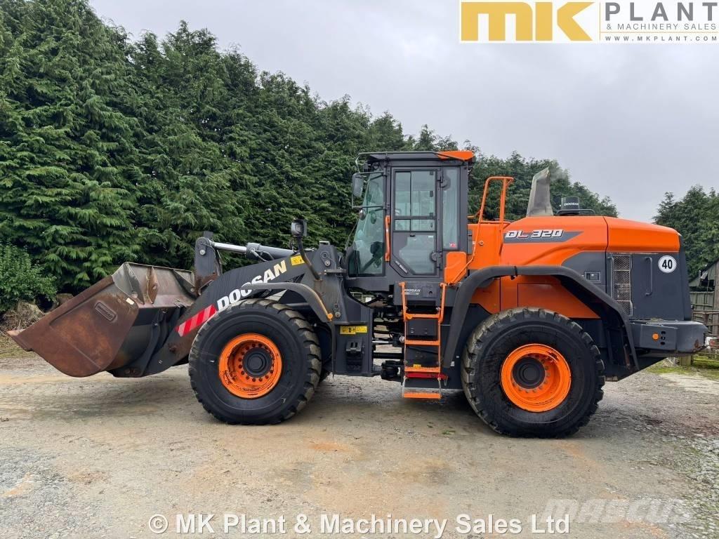 Doosan DL 320-7 輪胎式裝載機