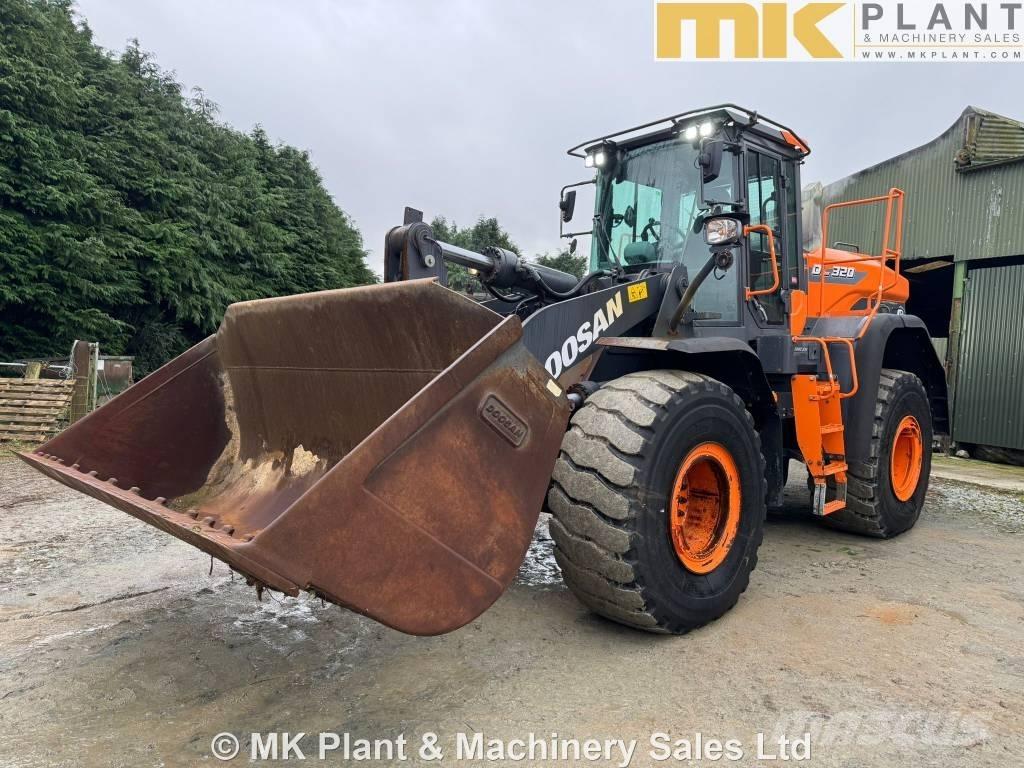 Doosan DL 320-7 輪胎式裝載機