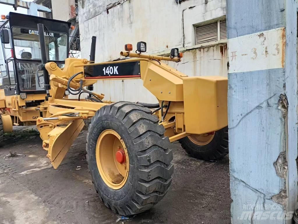 CAT 140 H 平土機