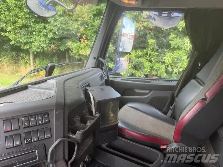Volvo FMX 500 8x4 起重可拆卸式卡車