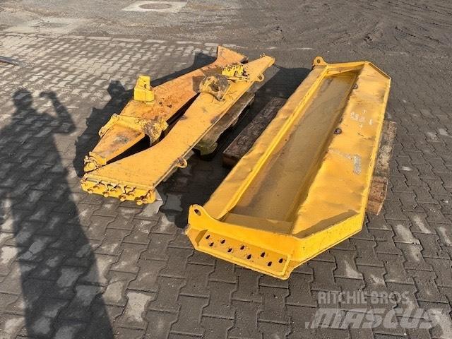 CAT 730 KLAPA 鉸接式起吊車