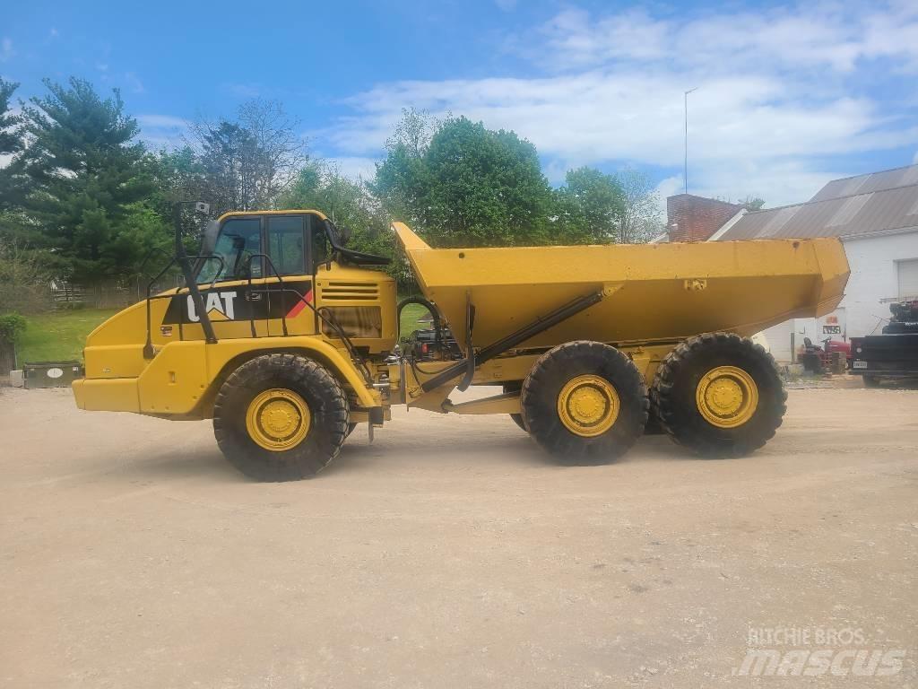 CAT 725 鉸接式起吊車