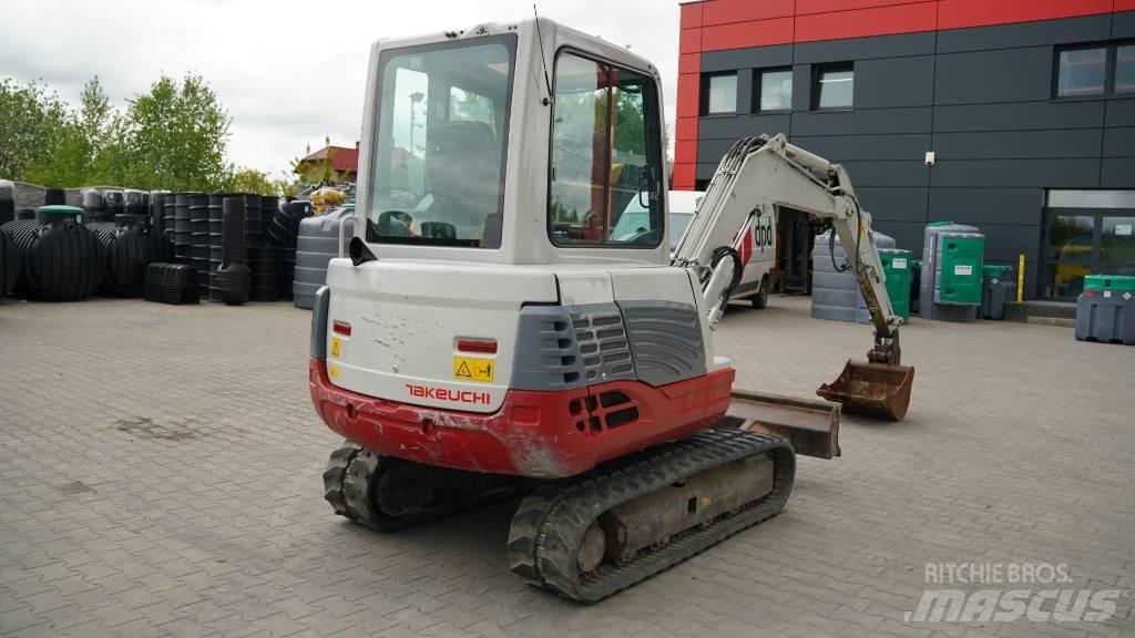 Takeuchi TB 235 小型挖土機/掘鑿機<7t(小型挖掘機)