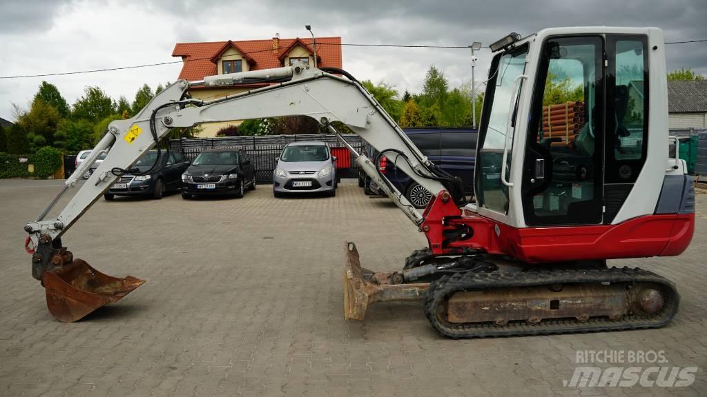 Takeuchi TB 235 小型挖土機/掘鑿機<7t(小型挖掘機)