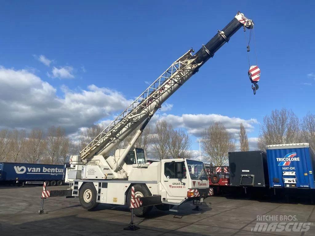 Liebherr LTM1030 全路面起重機/吊車