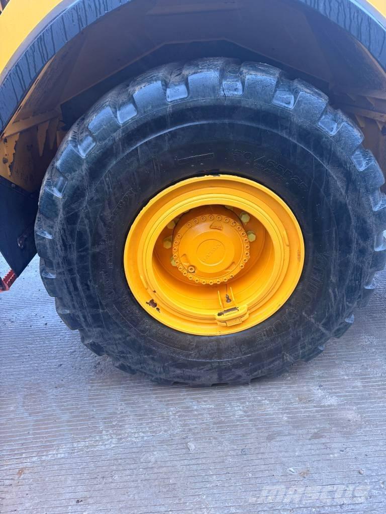 Volvo A 30 G 鉸接式起吊車