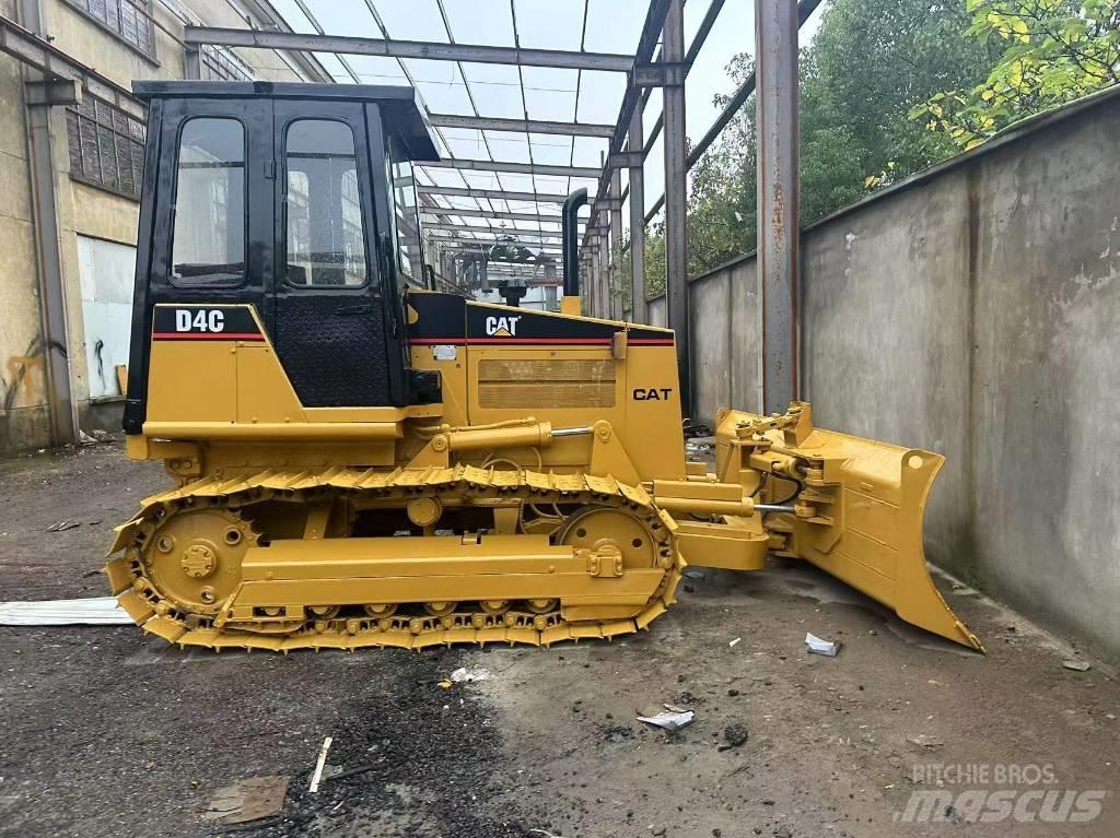 CAT D 4 C 履帶推土機