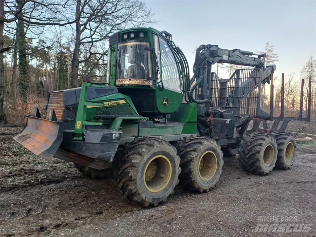John Deere 1010 G 集運機