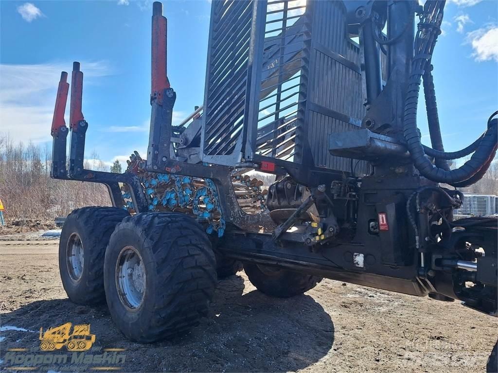 Komatsu 895 收穫機