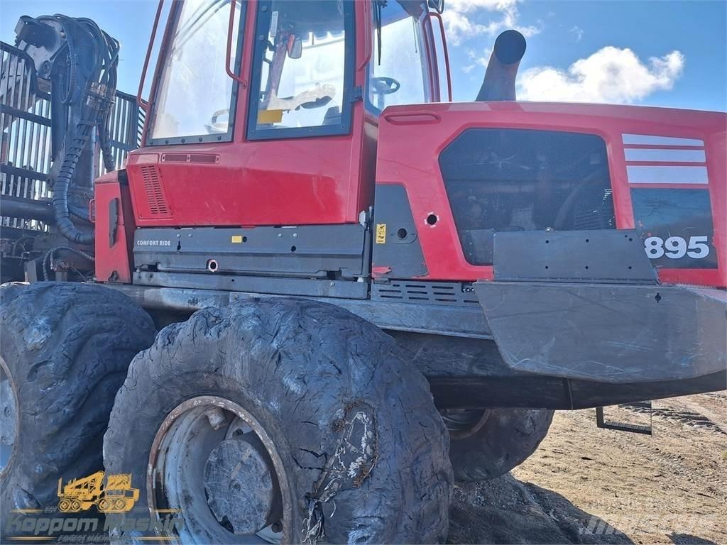 Komatsu 895 收穫機