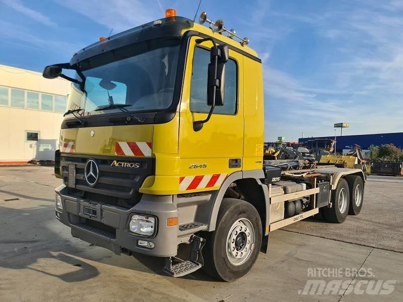 Mercedes-Benz DB2646 吊鉤式起重車