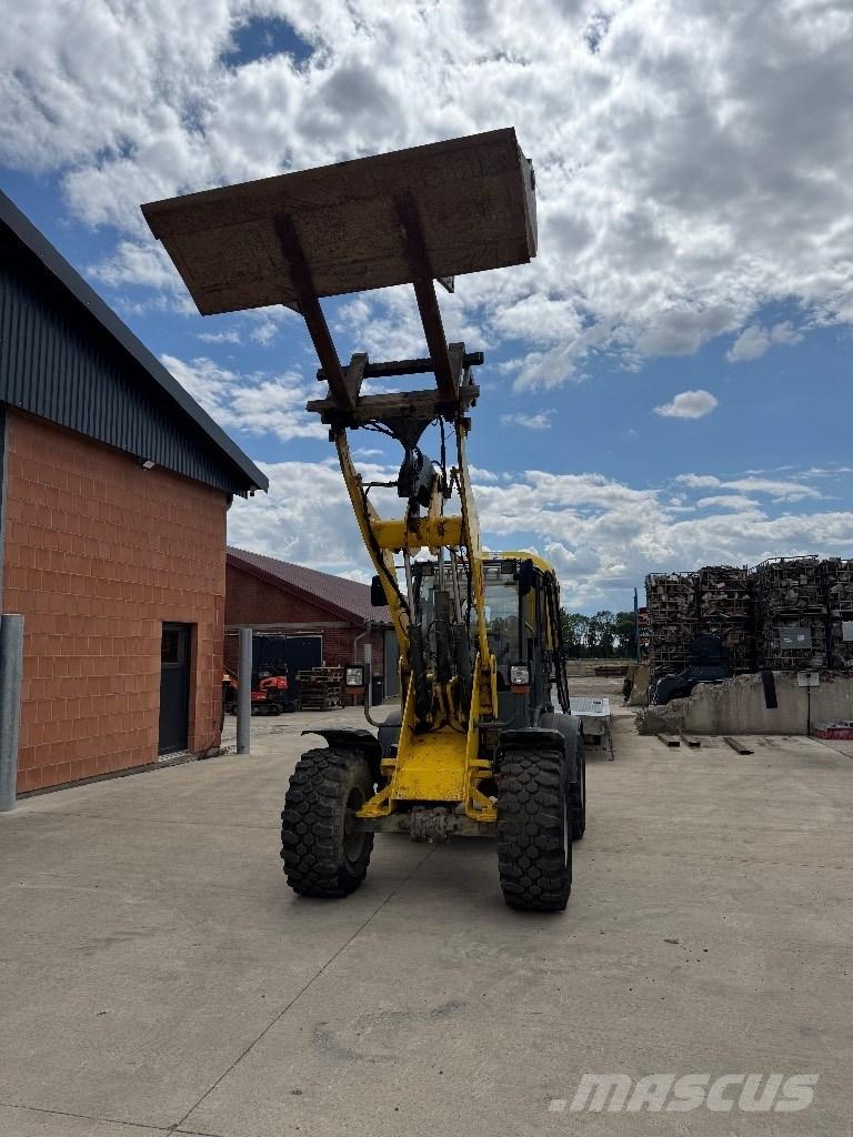 Wacker Neuson WL 44 輪胎式裝載機