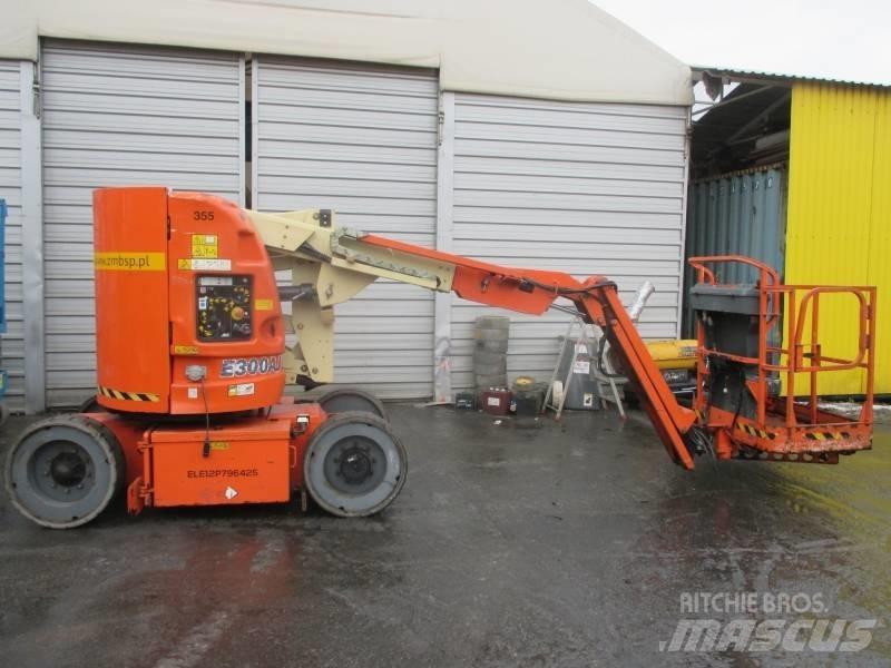 JLG E 300 AJ 曲臂高空作業車