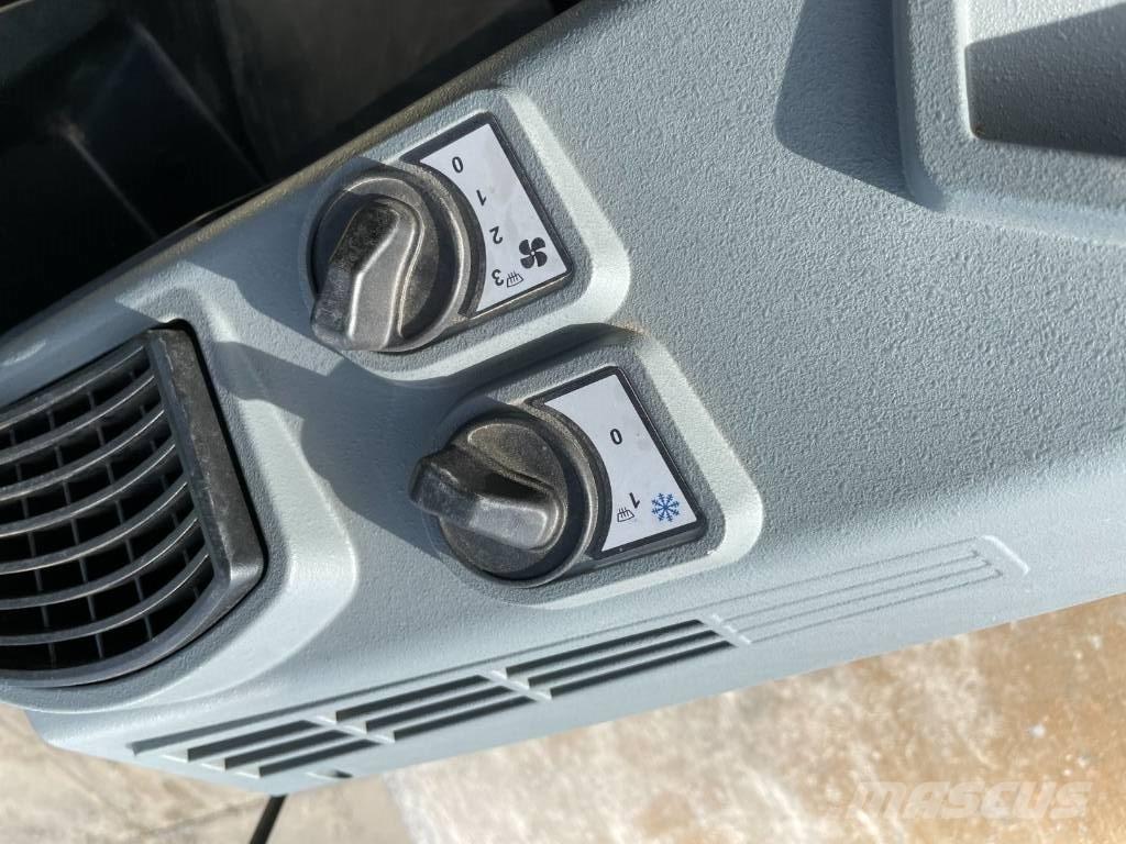 Bomag BW 213 D-5 單輪滾壓機