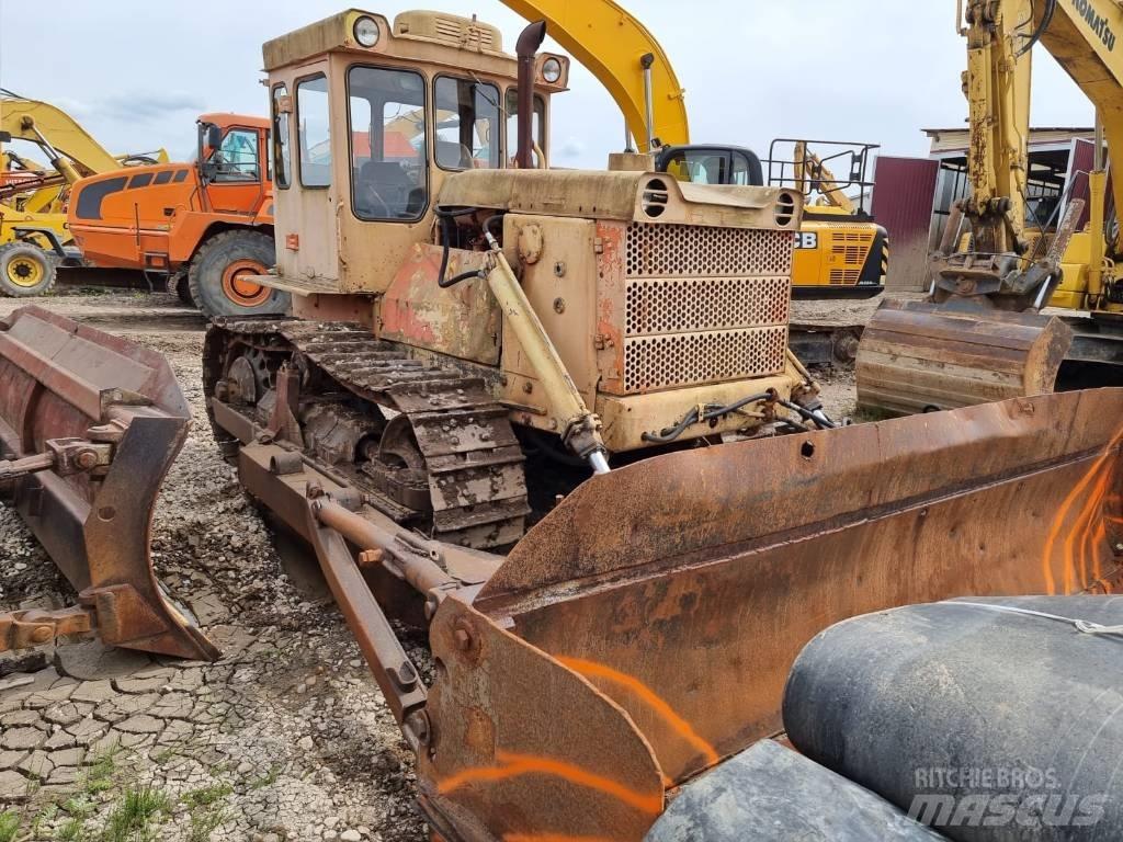 CAT T 130 履帶推土機