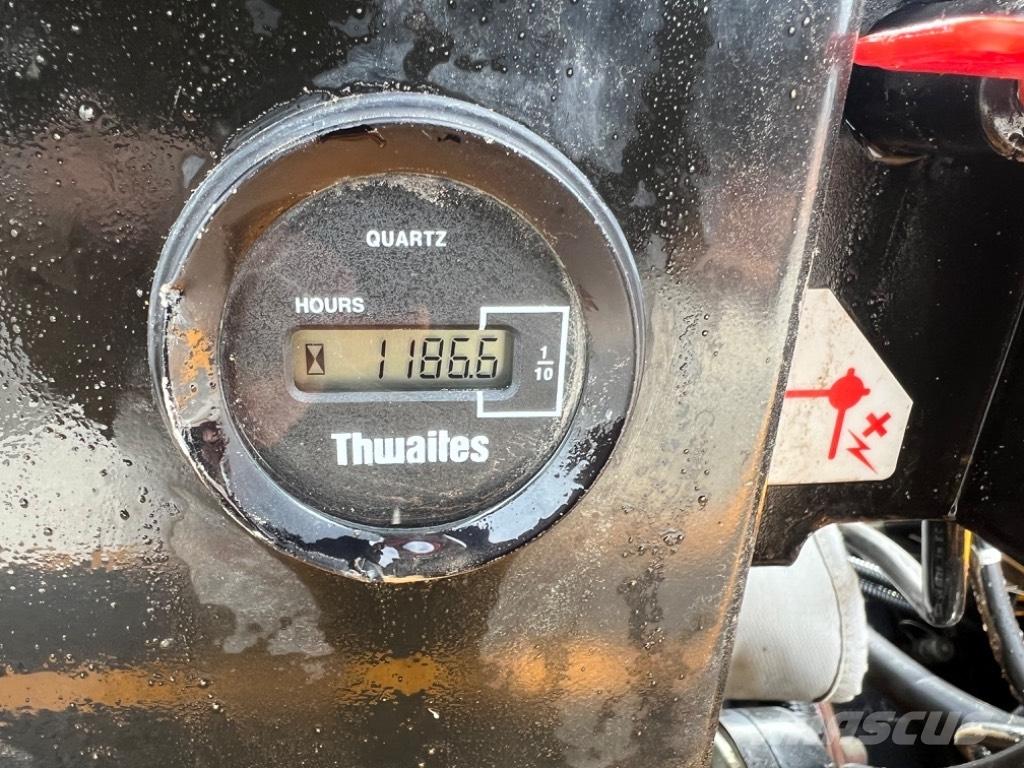 Thwaites MACH580 側卸礦車