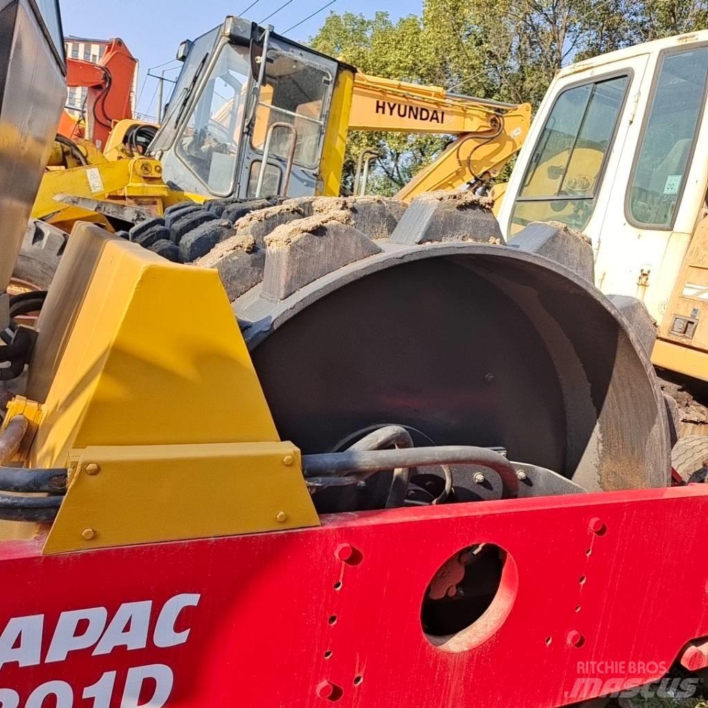 Dynapac CA 301 D 單輪滾壓機