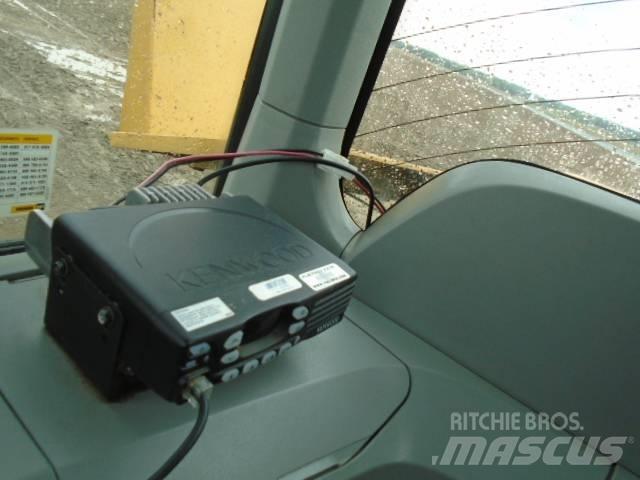 CAT 938M 輪胎式裝載機
