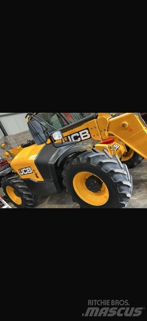 JCB 535-95 伸縮臂操作車