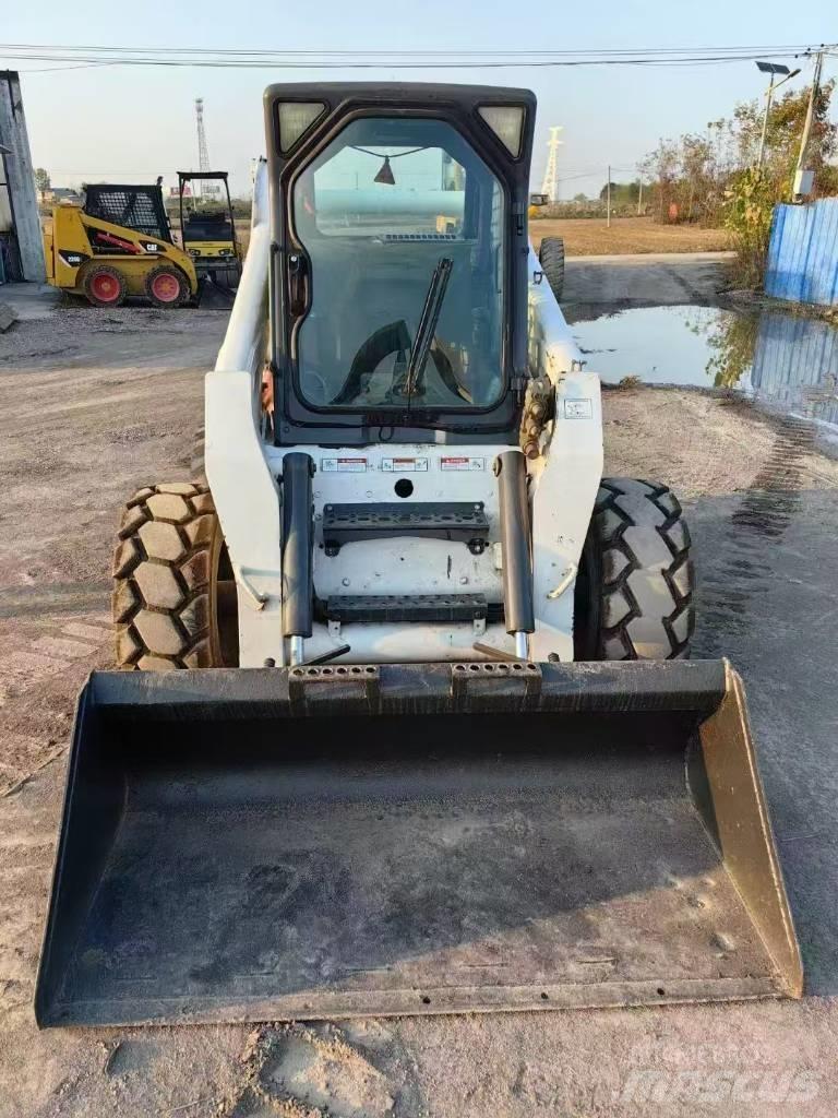 Bobcat S 300 滑移轉向裝載機