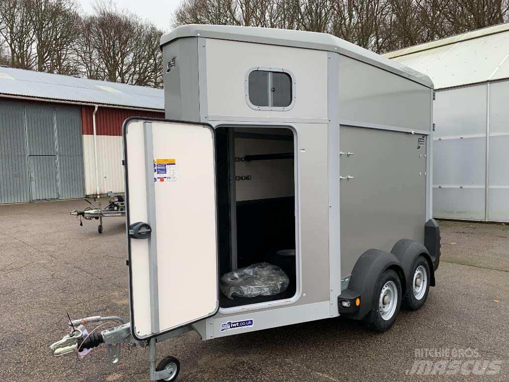 Ifor Williams HB403 動物運輸拖車