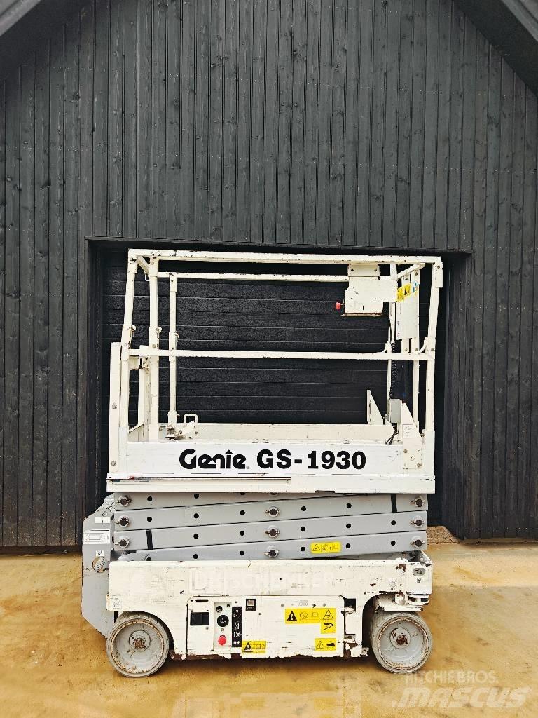 Genie 1930es 剪式升降機