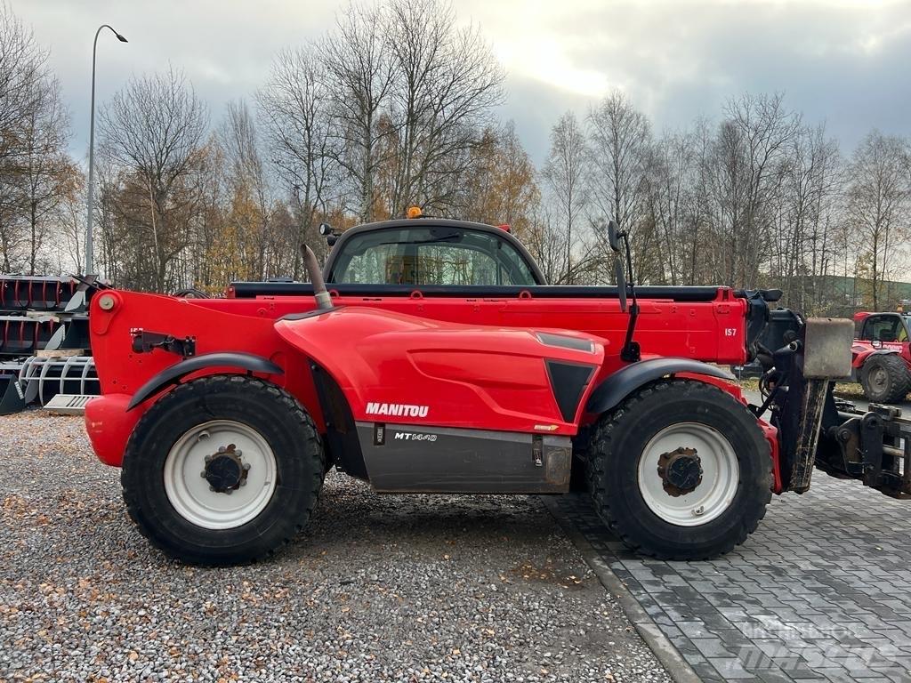 Manitou MT 1440 伸縮臂操作車